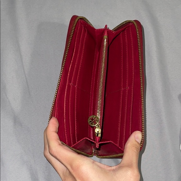 Tory Burch Wallet - Picture 4 of 10